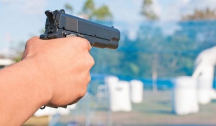 In un quartiere di Verona fanno il tiro al bersaglio contro gli stranieri con pistole ad aria compressa