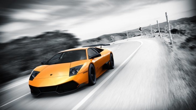 In Autostrada a 253 Km/h in Lamborghini: multa e patente sospesa