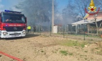 Incendio nei boschi: il video shock dell'esplosione a due passi da una casa