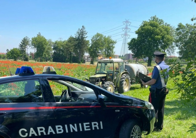 Per festeggiare la nascita del figlio… ruba un trattore