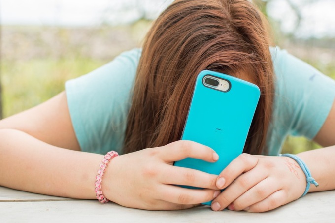Generazione Z: cibo, social e altri rischi per gli adolescenti