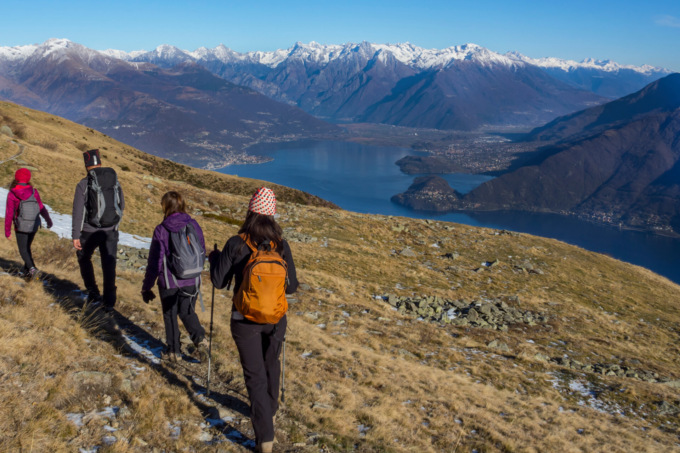 A piedi tra i boschi di Stazzona (Co) si gode un panorama mozzafiato sul Lago di Como