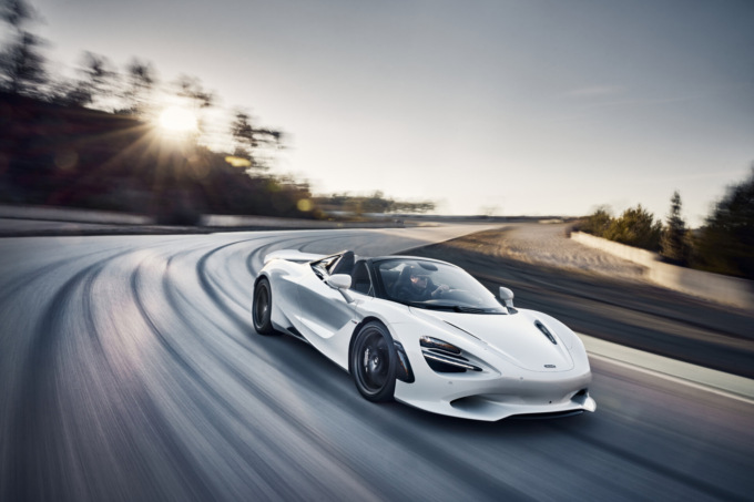 Nuova McLaren 750S, da 0 a 100 km/h in 2,8 secondi