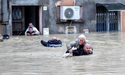 Alluvione in Emilia Romagna: 9 morti, 23 fiumi esondati, 280 frane, 50mila senza corrente. Bonaccini: "Come un terremoto"