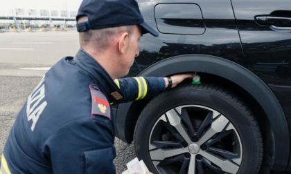 Controlli straordinari della Polizia stradale sui pneumatici a maggio: fate attenzione
