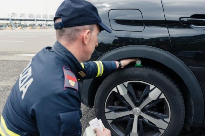 Controlli straordinari della Polizia stradale sui pneumatici a maggio: fate attenzione