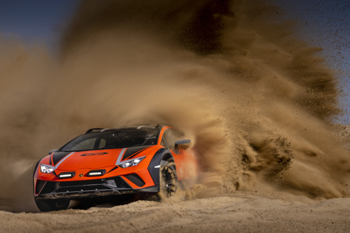 Huracan Sterrato, la versione fuoristrada della supercar Lamborghini
