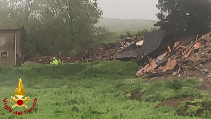 Maltempo in Emilia Romagna: due morti, una casa crollata e un disperso. Cinquemila a rischio evacuazione