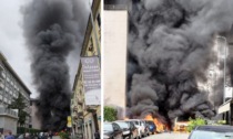 Esplode un furgone che trasportava bombole d'ossigeno, inferno di fuoco in centro a Milano