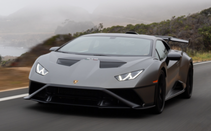 Fa inversione con la Lamborghini. Fermato e multato, insulta i vigili: “Invidiosi e comunisti!”