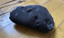 Trovano un sasso ancora caldo in un angolo della camera da letto: era un pezzo della cometa di Halley