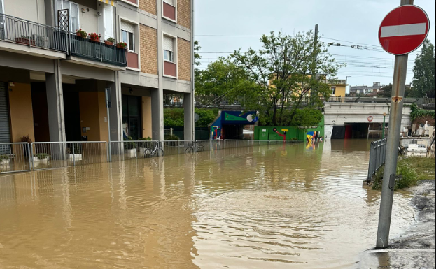 Non solo l’Emilia Romagna: anche nelle Marche e in Abruzzo frane e fiumi esondati