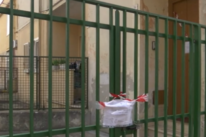 Torna dal marito violento, ma lui non è cambiato: ustionata in volto e accoltellata