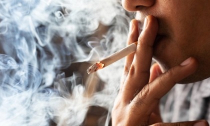 Fumo tra i giovani, in Italia il 16% dei 13-15enni lo fa regolarmente