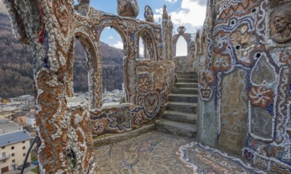 Affrettatevi a visitare il "Castello di Gaudì" in Valtellina (finchè non c'è il biglietto)