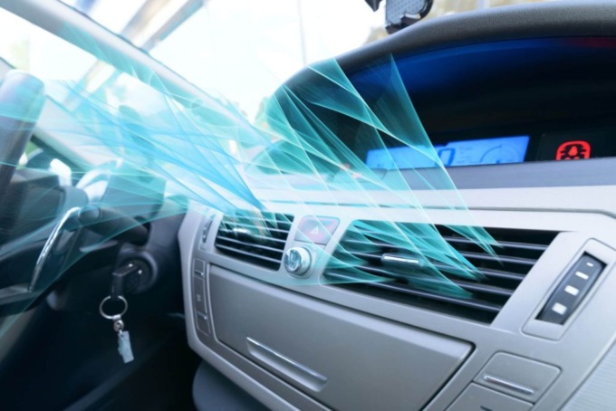 Multa per l’aria condizionata accesa in auto: quando, perché e a quanto ammonta