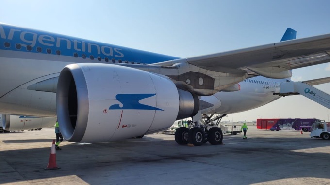 Pazzesco, lancia allarme bomba su un aereo per non far partire in vacanza l’ex fidanzato