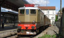 Un viaggio nel tempo a bordo del treno storico dal centro di Milano al Lago Maggiore
