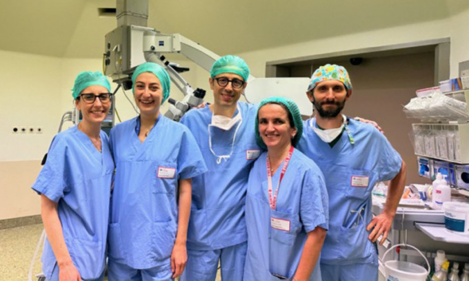 Un colesteatoma dell’orecchio le aveva provocato la paralisi del viso: ragazzina ritrova il sorriso grazie a un’operazione