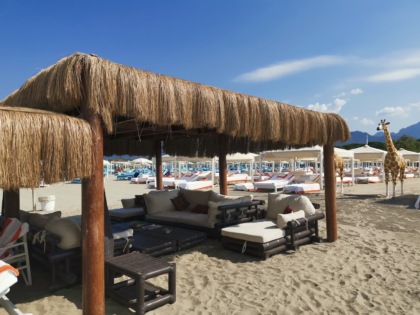 La classifica delle spiagge più care d’Italia: fino a mille euro per un giorno al mare