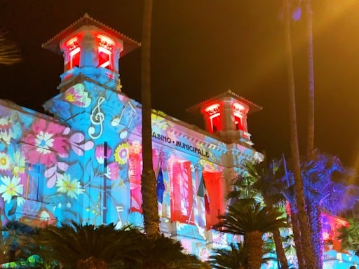 Il croupier infedele e i suoi complici taroccavano le carte per sbancare il Casinò di Sanremo