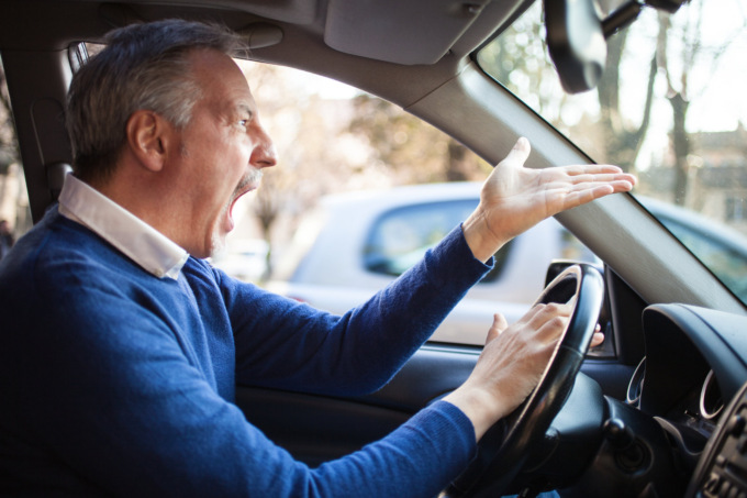Insulti in auto: ecco quali sono i più usati (in dialetto) nelle principali città italiane