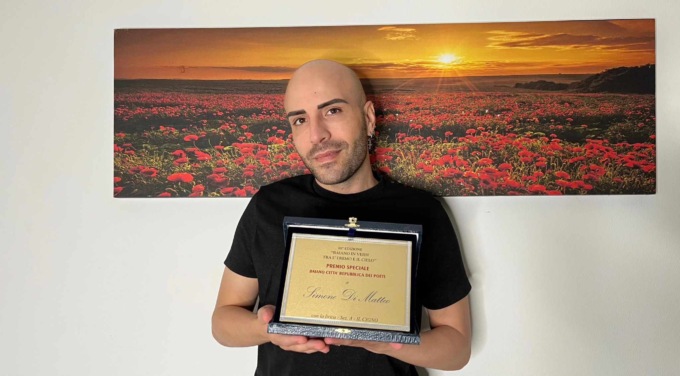 Simone Di Matteo, il poeta della natura trionfa al Festival letterario “Baiano in versi, tra l’eremo ed il cielo”