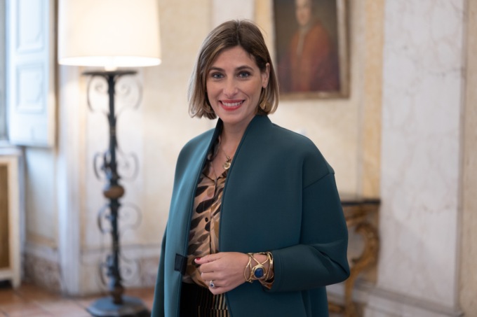 Gloria Aura Bortolini, un’artista poliedrica e solidale | L’intervista