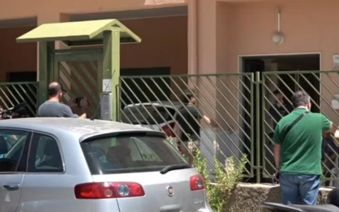 Femminicidio-suicidio ad Agrigento, soffoca la moglie e dopo si impicca: trovati dal figlio