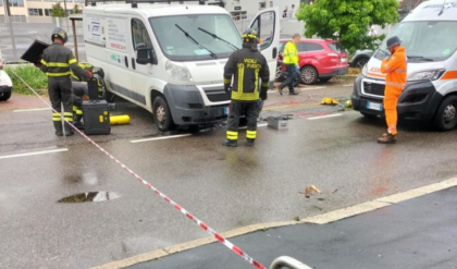 Muore travolto dal suo furgone: parcheggiato in discesa, s’è mosso e ha tentato di fermarlo