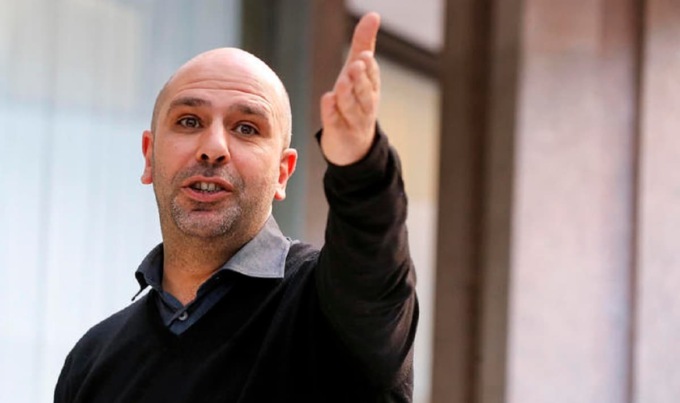 Checco Zalone derubato a Padova: “Non mi hanno lasciato neanche le mutande”