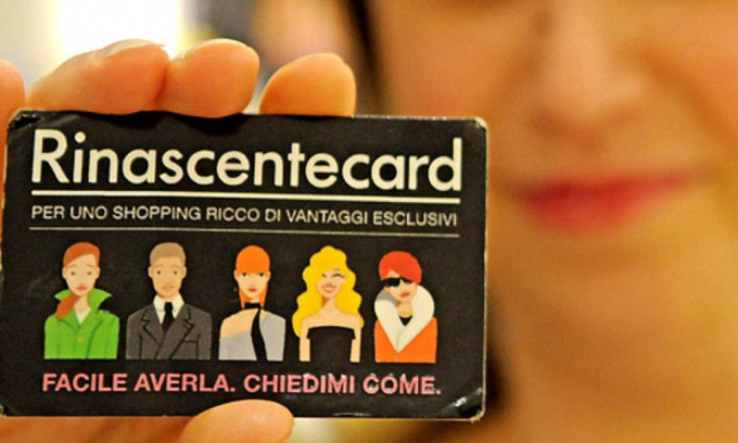 Commessa della Rinascente sbrocca e cambia il nome di una cliente in “Donzella Svampita”