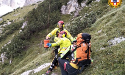Scivola durante l'escursione in montagna: 26enne muore sotto gli occhi della fidanzata