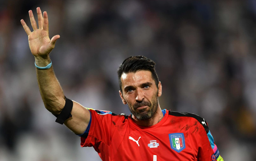 Gigi Buffon Lascia Il Calcio Le Migliori Parate Del Più Forte Portiere