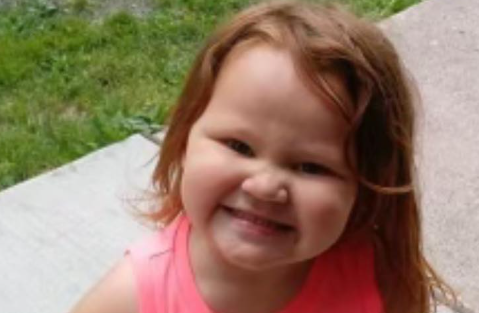 Fa troppo rumore mentre gioca, spara e uccide la figlia del vicino di 9 anni