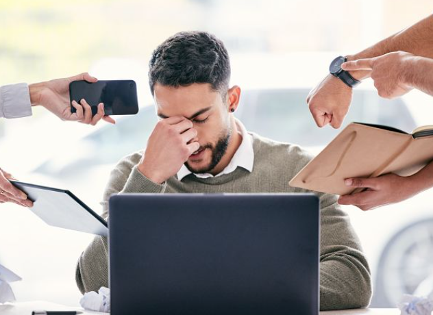 Vacanze finite e ritorno a lavoro: i consigli degli psicologi per superare la “sindrome da rientro”