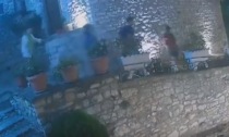 Italiani fuggono dal ristorante in Albania senza pagare. Meloni salda il conto tramite l'Ambasciata