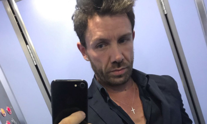 Chi è Matteo Politi, il “chirurgo dei Vip” che non ha la laurea ed è ricercato in mezzo mondo