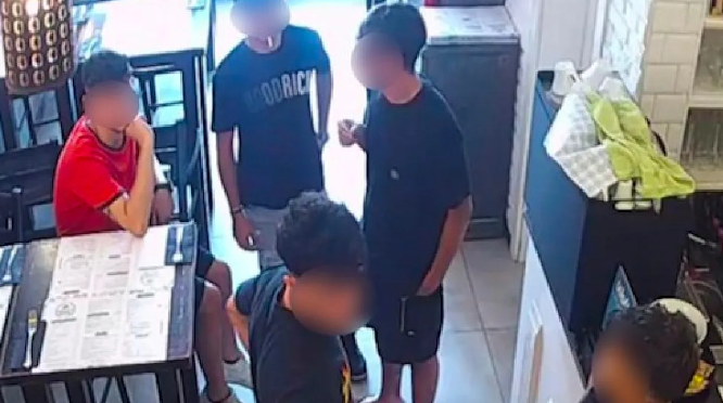 Italiani scappano dal ristorante a Malta senza pagare. Il padre riconosce il figlio: “Ve lo mando a lavorare gratis”
