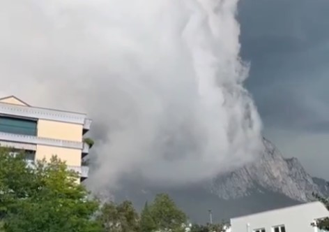 In Lombardia è allerta meteo: in arrivo temporali e grandine. Il video della supercella su Lecco