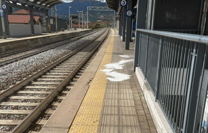 Omicidio alla stazione di Calolzio: fermato il presunto killer del 23enne