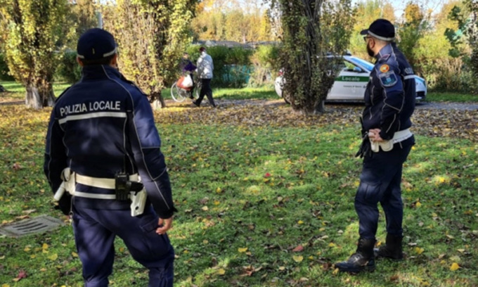 Prese a pugni dall’ex a Cremona e Pavia, a Milano ventenne salvata dallo stupro da un runner