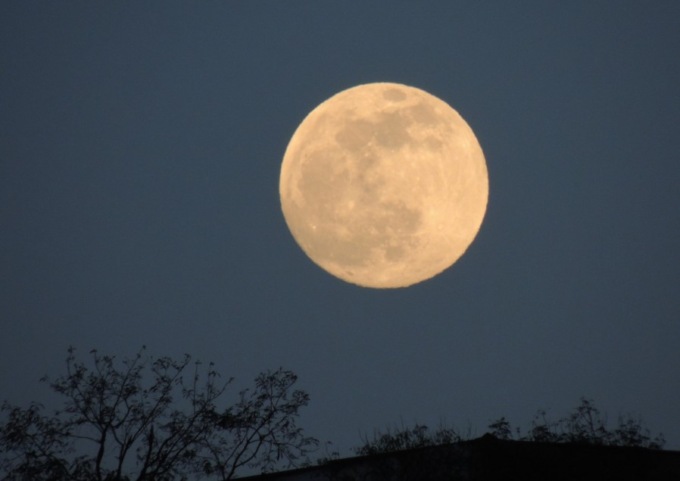 Superluna dello Storione: a che ora e come vederla