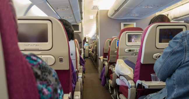 La compagnia aerea che inaugura i voli con le aree “senza bambini”