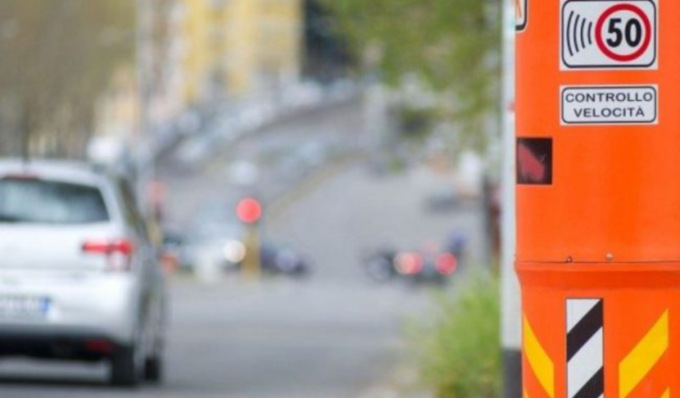 Autovelox, multa annullata se il cartello è a meno di un chilometro di distanza