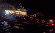 Migranti, nuova tragedia in mare: neonato morto su un barcone