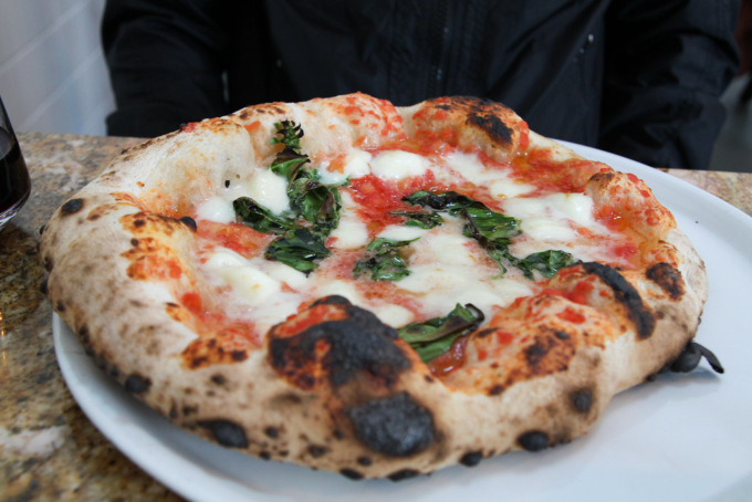 L’influencer voleva pagare la pizza con una storia Instagram, ma finisce malissimo