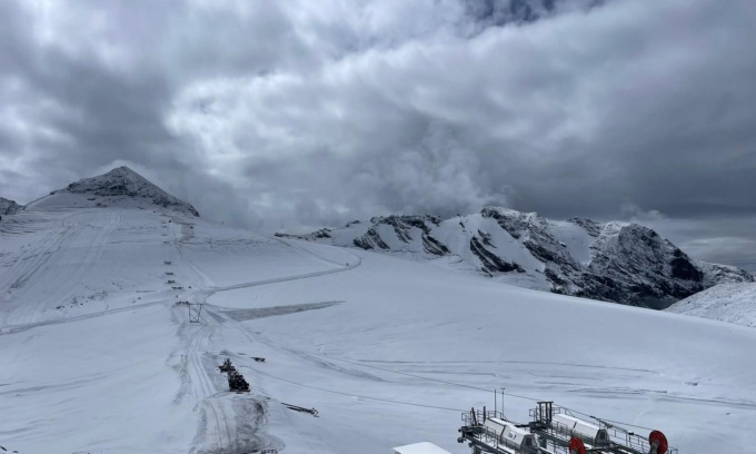Sciare a inizio settembre? Sì, sullo Stelvio riaprono le piste