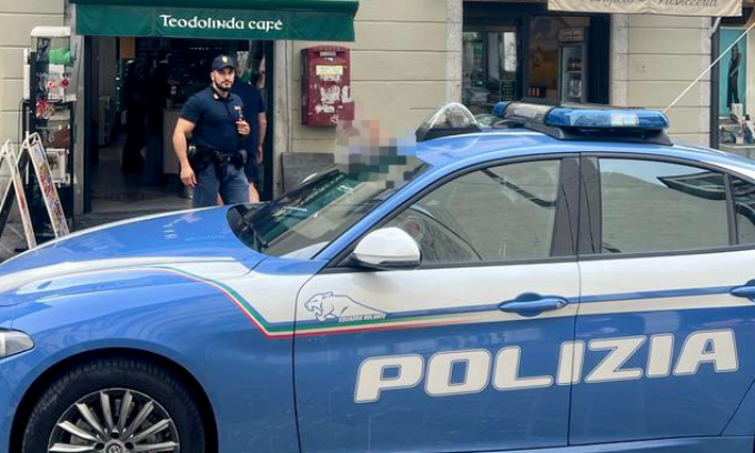 Strappa l’orecchio a morsi a un passante: non gli aveva permesso di accarezzare il cane