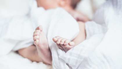 Neonata di quattro mesi muore soffocata da un rigurgito